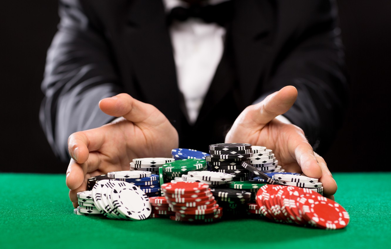 Online Casino Creates Specialists